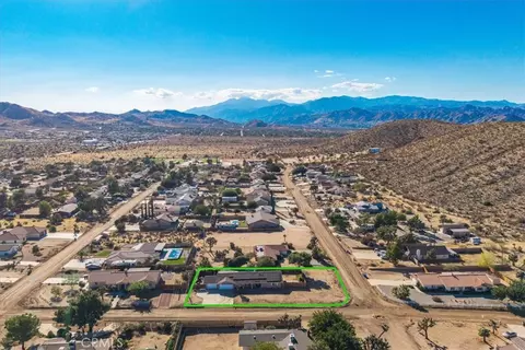 View/Area - 8318 Balsa, Yucca Valley, CA 92284 photo 6 of 10