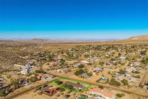 View/Area - 8318 Balsa, Yucca Valley, CA 92284 photo 8 of 10