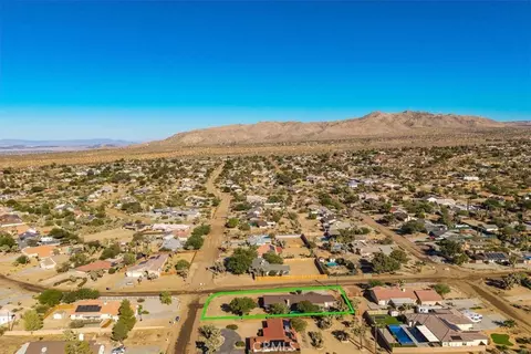 View/Area - 8318 Balsa, Yucca Valley, CA 92284 photo 9 of 10