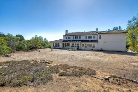 Exterior - 1964 Tracy Ct, Fallbrook, CA 92028 photo 3 of 4