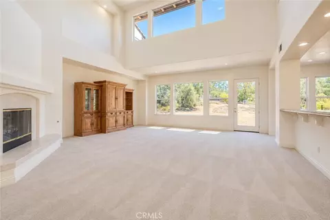 Living - 1964 Tracy Ct, Fallbrook, CA 92028 photo 5 of 9