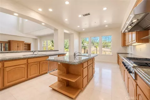 Kitchen - 1964 Tracy Ct, Fallbrook, CA 92028 photo 3 of 3