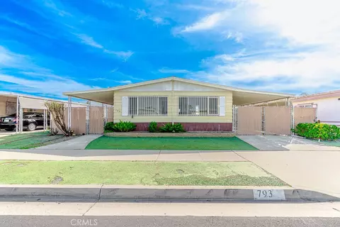 793 W Johnston St, Hemet, CA 92543 photo 4