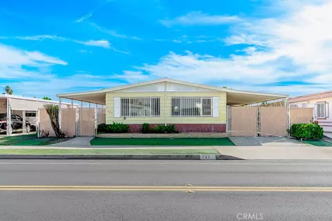 793 W Johnston St, Hemet, CA 92543 photo 2