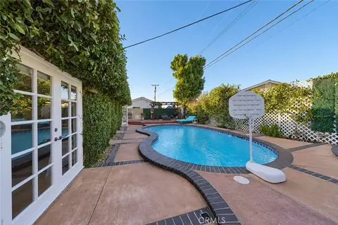 Exterior - 474 Ogle St, Costa Mesa, CA 92627 photo 4 of 5