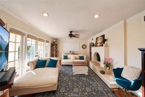 Living - 474 Ogle St, Costa Mesa, CA 92627 photo 1 of 2