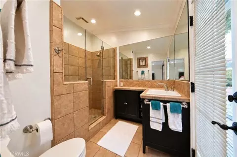 Bath - 474 Ogle St, Costa Mesa, CA 92627 photo 1 of 4