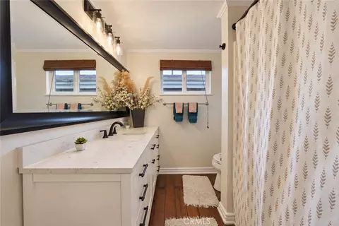 Bath - 474 Ogle St, Costa Mesa, CA 92627 photo 3 of 4