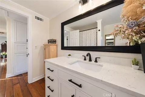 Bath - 474 Ogle St, Costa Mesa, CA 92627 photo 4 of 4