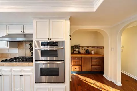 Kitchen - 474 Ogle St, Costa Mesa, CA 92627 photo 2 of 4