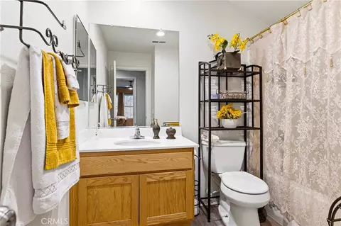 Bath - 2934 Egret Cir, Perris, CA 92571 photo 2 of 3