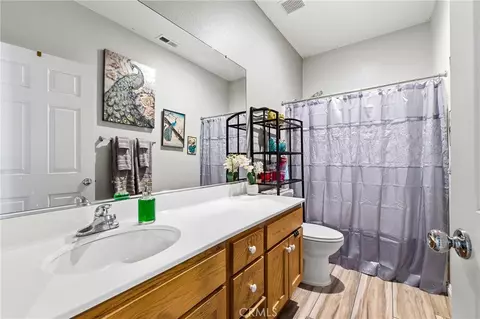 Bath - 2934 Egret Cir, Perris, CA 92571 photo 3 of 3