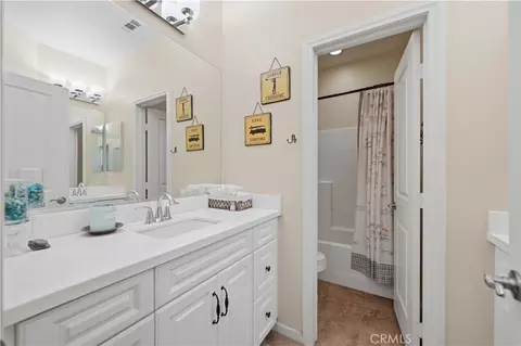 Bath - 31827 Calle Brio, Temecula, CA 92592 photo 2 of 2