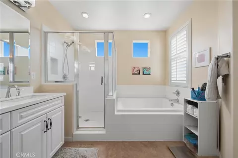 Bath - 31827 Calle Brio, Temecula, CA 92592 photo 1 of 2