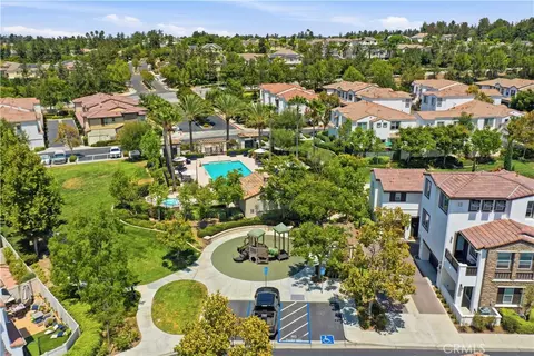 View/Area - 31827 Calle Brio, Temecula, CA 92592 photo 9 of 10