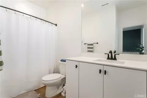 Bath - 31598 Calle Canto, Temecula, CA 92592 photo 3 of 3