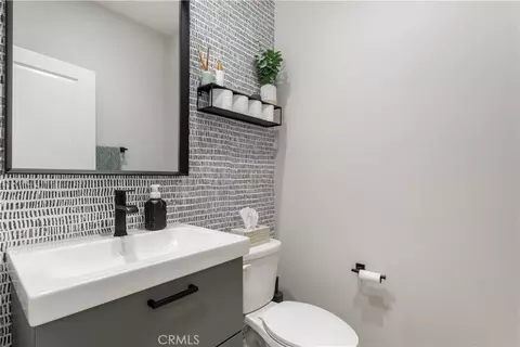 Bath - 31598 Calle Canto, Temecula, CA 92592 photo 1 of 3