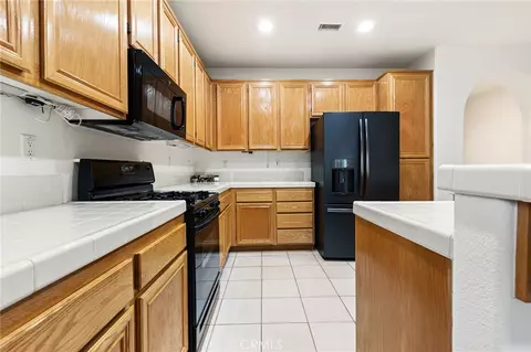 Kitchen - 43129 Caminata, Temecula, CA 92592 photo 1 of 2