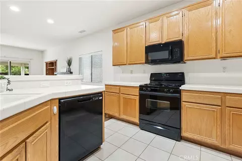 Kitchen - 43129 Caminata, Temecula, CA 92592 photo 2 of 2