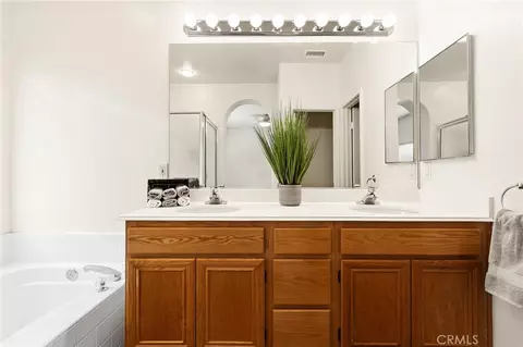 Bath - 43129 Caminata, Temecula, CA 92592 photo 2 of 3