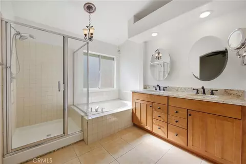 Bath - 42945 Corte Siero, Temecula, CA 92592 photo 2 of 5
