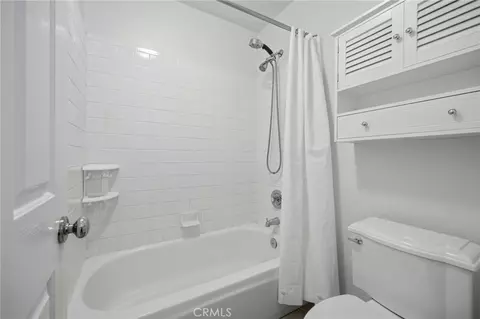 Bath - 42945 Corte Siero, Temecula, CA 92592 photo 5 of 5