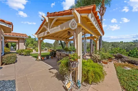 Exterior - 349 Puerta De Lomas, Fallbrook, CA 92028 photo 5 of 16