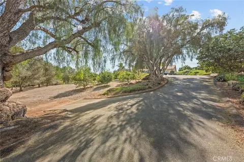 Exterior - 349 Puerta De Lomas, Fallbrook, CA 92028 photo 15 of 16
