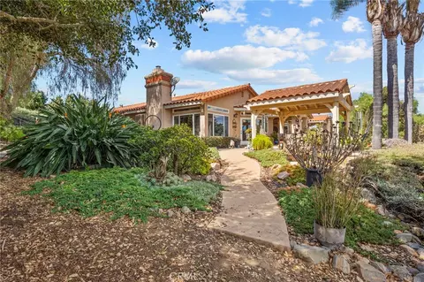 Exterior - 349 Puerta De Lomas, Fallbrook, CA 92028 photo 1 of 16