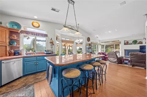 Kitchen - 349 Puerta De Lomas, Fallbrook, CA 92028 photo 5 of 7