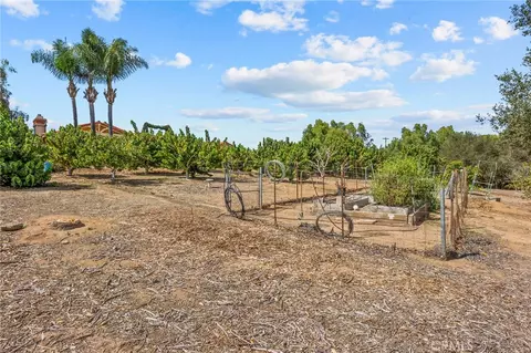 Exterior - 349 Puerta De Lomas, Fallbrook, CA 92028 photo 13 of 16