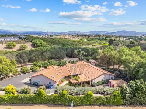 View/Area - 349 Puerta De Lomas, Fallbrook, CA 92028 photo 2 of 9