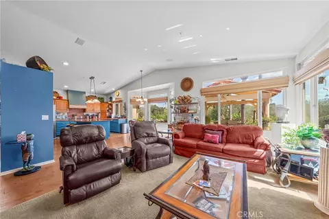 Living - 349 Puerta De Lomas, Fallbrook, CA 92028 photo 4 of 5