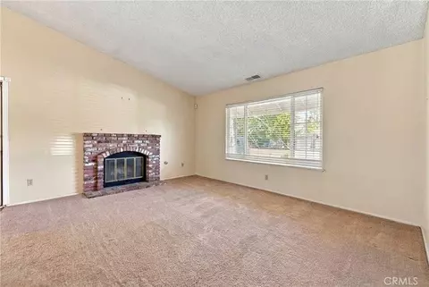 Living - 21465 Walnut, Wildomar, CA 92595 photo 2 of 11