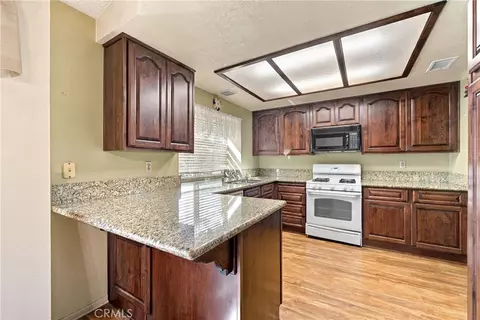Kitchen - 21465 Walnut, Wildomar, CA 92595 photo 2 of 4