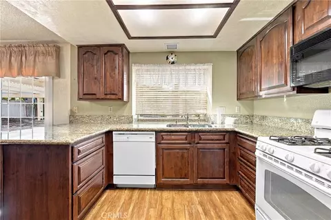 Kitchen - 21465 Walnut, Wildomar, CA 92595 photo 4 of 4