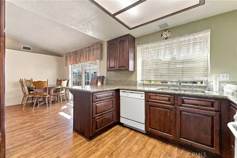 Kitchen - 21465 Walnut, Wildomar, CA 92595 photo 3 of 4