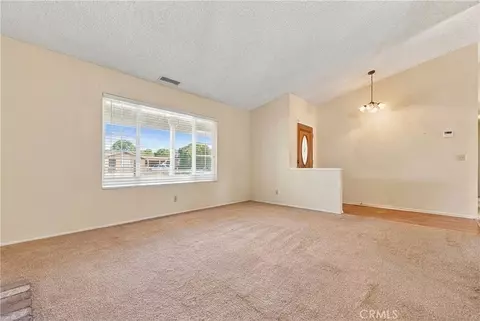 Living - 21465 Walnut, Wildomar, CA 92595 photo 5 of 11