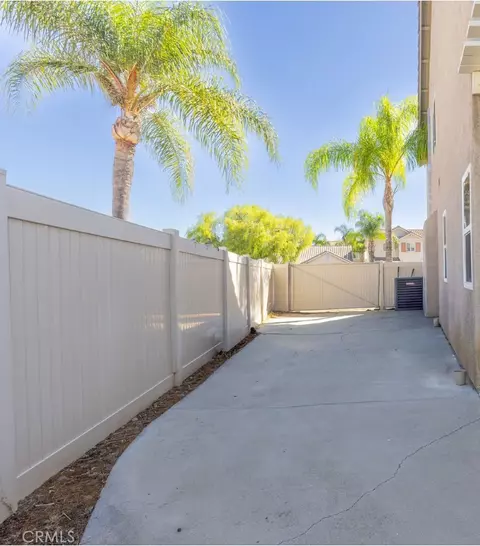 Exterior - 45269 Callesito Ordenes, Temecula, CA 92592 photo 4 of 7
