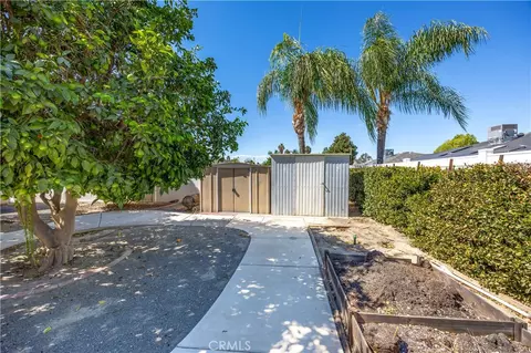 Exterior - 42108 Shadow, Hemet, CA 92544 photo 9 of 10