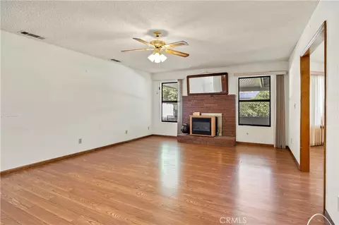 Living - 42108 Shadow, Hemet, CA 92544 photo 2 of 5