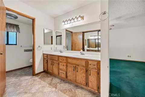 Bath - 42108 Shadow, Hemet, CA 92544 photo 2 of 3