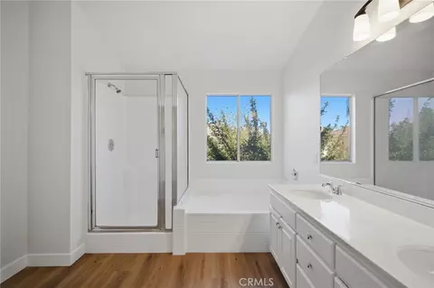 Bath - 32276 Via Arias, Temecula, CA 92592 photo 2 of 4
