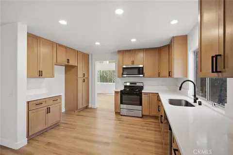 Kitchen - 32276 Via Arias, Temecula, CA 92592 photo 2 of 2
