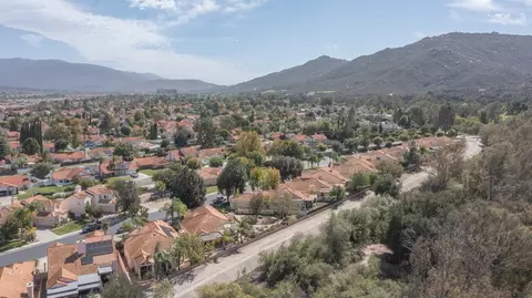 View/Area - 45111 Putting Green Ct, Temecula, CA 92592 photo 5 of 6