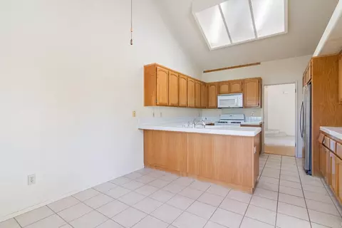 Kitchen - 45111 Putting Green Ct, Temecula, CA 92592 photo 1 of 5
