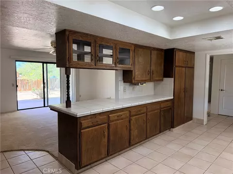 Kitchen - 15440 Mandan, Apple Valley, CA 92307 photo 4 of 5