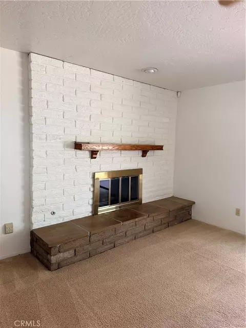 Living - 15440 Mandan, Apple Valley, CA 92307 photo 2 of 5