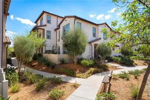 Exterior - 31560 Calle Canto, Temecula, CA 92592 photo 6 of 10