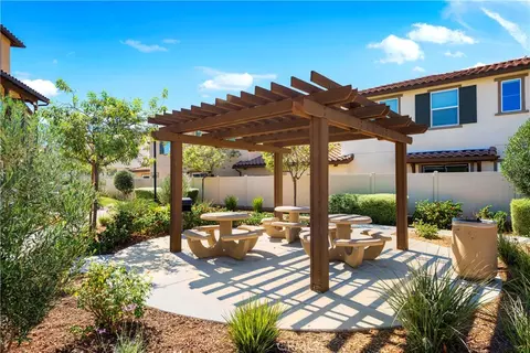 Exterior - 31560 Calle Canto, Temecula, CA 92592 photo 8 of 10